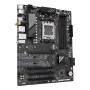 GIGABYTE B650 UD AX Scheda Madre - Supporta CPU AMD Ryzen Serie 9000, VRM a 6+2+2 fasi, fino a 7600MHz DDR5 (OC), 1x PCIe 5.0 +