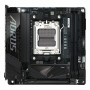 GIGABYTE B850I AORUS PRO Scheda Madre - Supporta processori AMD Ryzen Serie 9000, VRM digitale a 8+2+1 fasi, fino a 8400MHz